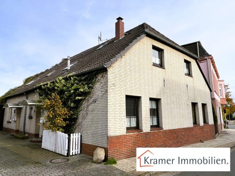  Varel Einfamilienhaus ### Immobilienf�chse aufgepasst - Wohnhaus mit zwei Wohneinheiten! ###