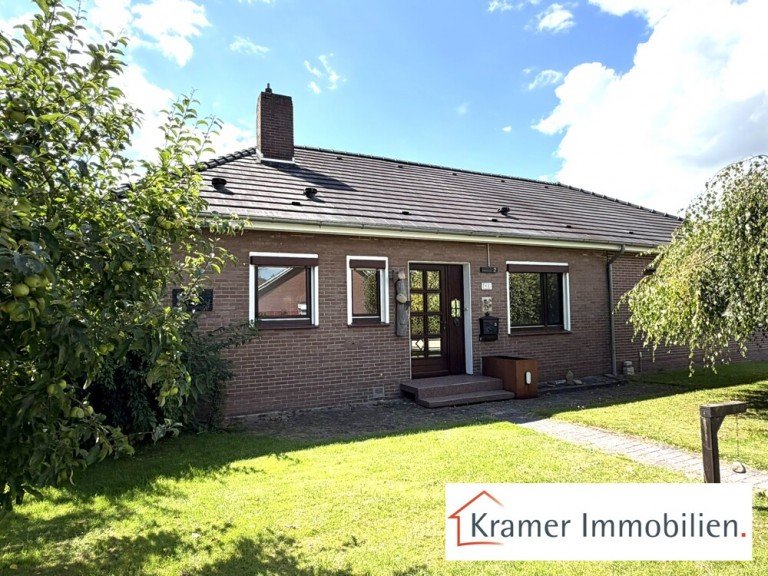 Aussenansicht Varel / Langendamm Doppelhaush�lfte ### Wohlf�hlwohnen auf einer Ebene - Bungalow mit vielseitigen M�glichkeiten! ###